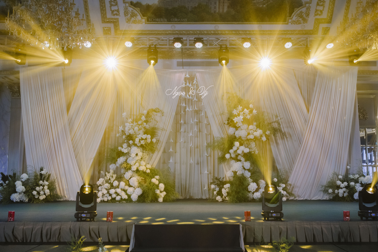 TIỆC CƯỚI TRONG MƠ