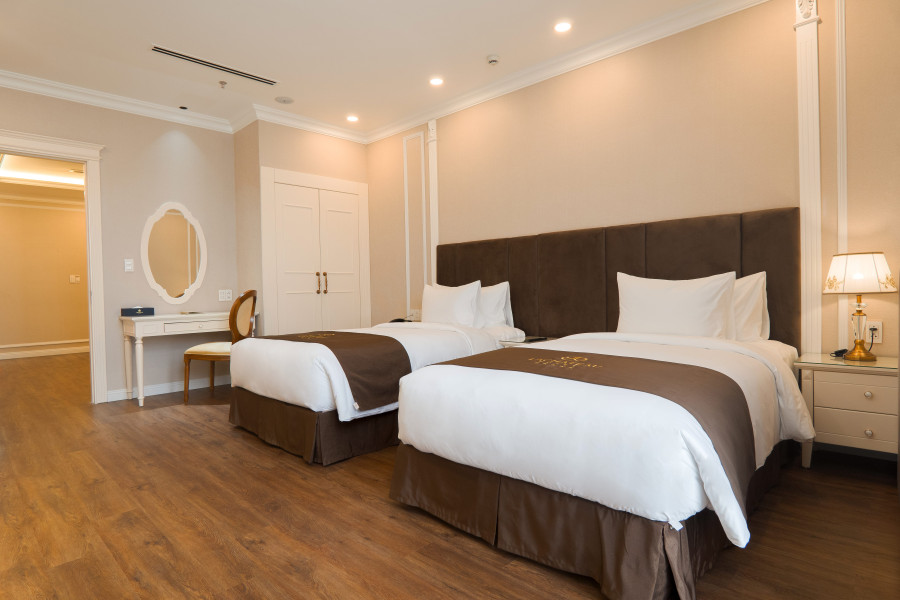 PHÒNG LACHATEAU FAMILY